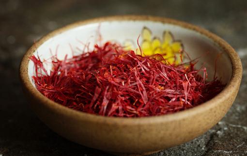 藏红花可以调理月经吗 喝了藏红花月经一直不干净怎么办-九美库